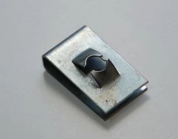 Скоба самореза бампера