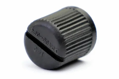 Колпачок на рампу топливную