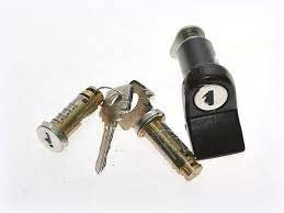 Замок задний 2115 в сборе с личинками и ключами Рекардо