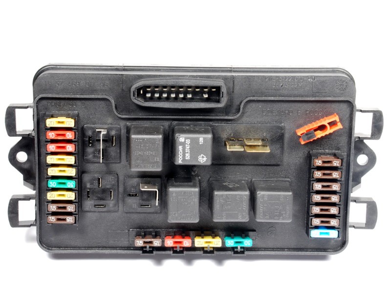 Блок предохранителей 2115