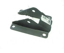 Железо 2121 кронштейн реакт.штанг