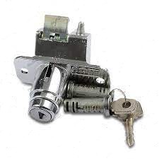 Замок задний 2108-2109 в сборе с личинками и ключами ГрандРиАл