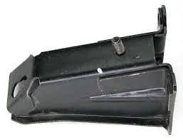 Кронштейн балки Нива (ВАЗ) лев.внутр.на двигатель большой