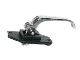 Крючок открывания двери 2107 метал. хром.(основание пластик)