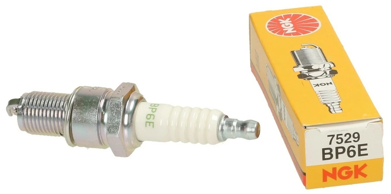 Свечи NGK №4  ВАЗ 2101-07-08-099, Нива